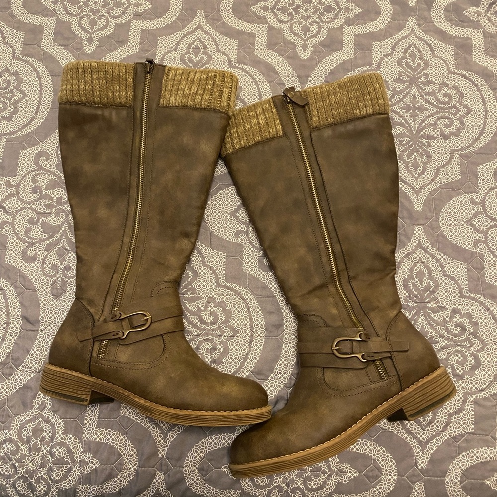 Torrid Size 8 wide calf boots with sweater top